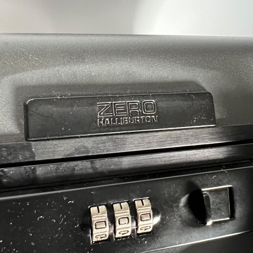 Zero halliburton attache case - halliburton,
