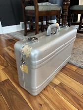 Zero Halliburton Valigia