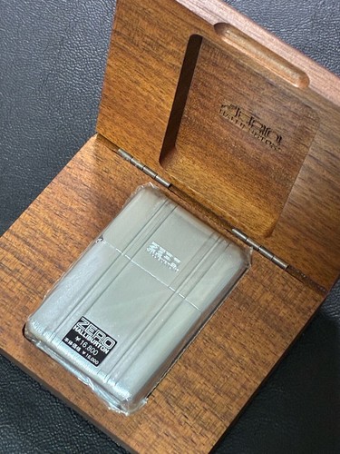 Zippo zero halliburton silver - halliburton,
