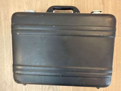 Custodia rigida nera zero - rigida,