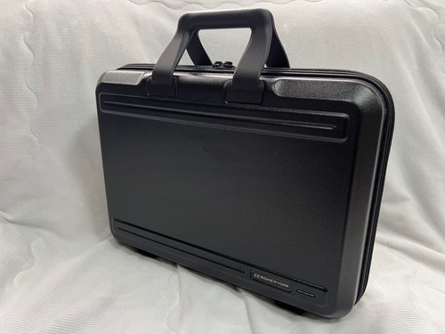 Zero halliburton attaché case - halliburton,