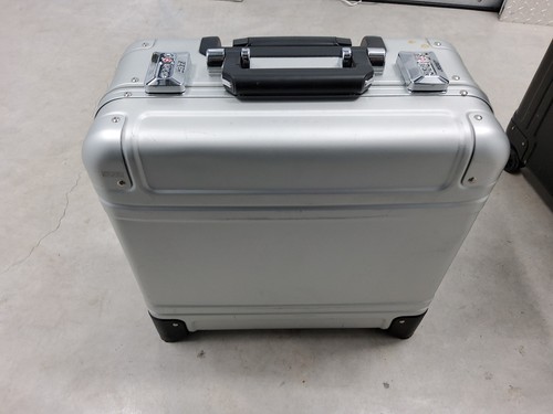 Zero halliburton classic - halliburton,